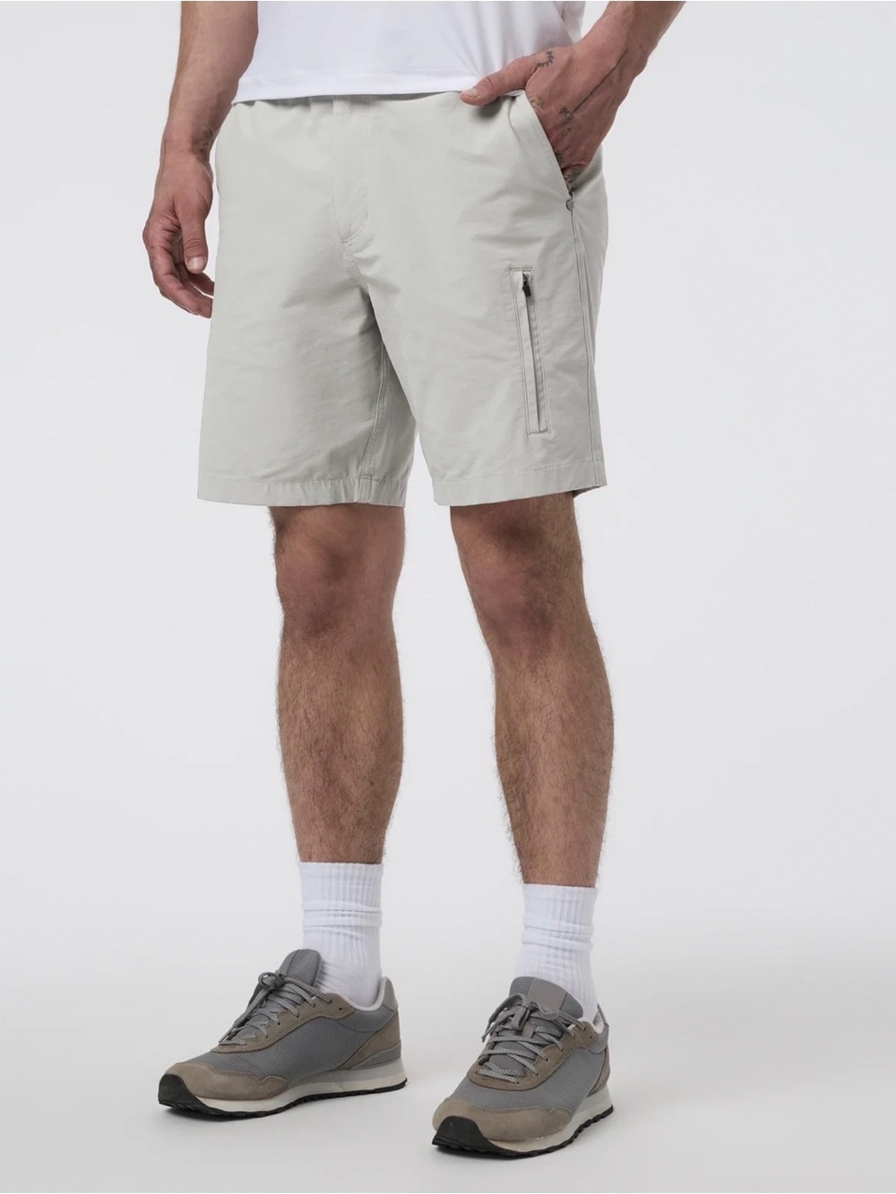 Vuori Men’s Barren Explorer Short 8” Beige Sz XL  Y26